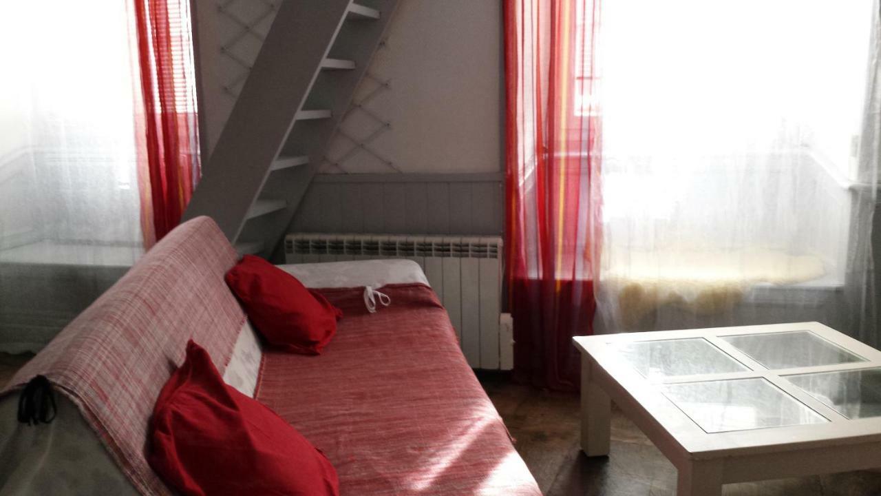 Coquet Studio En Mezzanine Nuit Pour 2 Personnes 생지롱 외부 사진