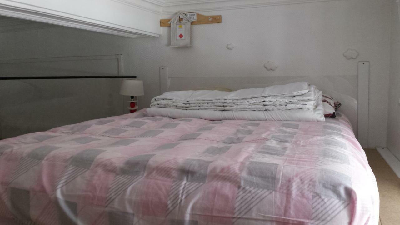 Coquet Studio En Mezzanine Nuit Pour 2 Personnes 생지롱 외부 사진