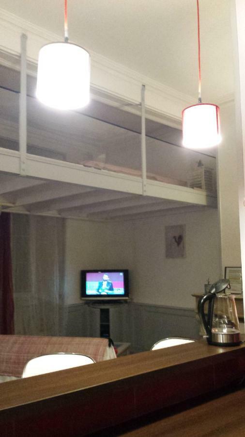 Coquet Studio En Mezzanine Nuit Pour 2 Personnes 생지롱 외부 사진