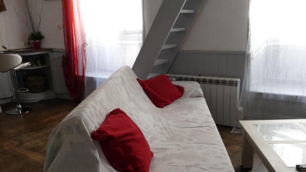 Coquet Studio En Mezzanine Nuit Pour 2 Personnes 생지롱 외부 사진